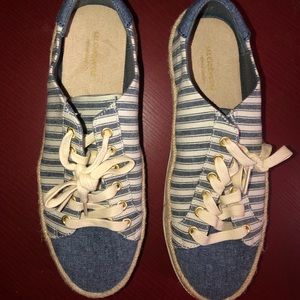 Liz Claiborne deck shoes